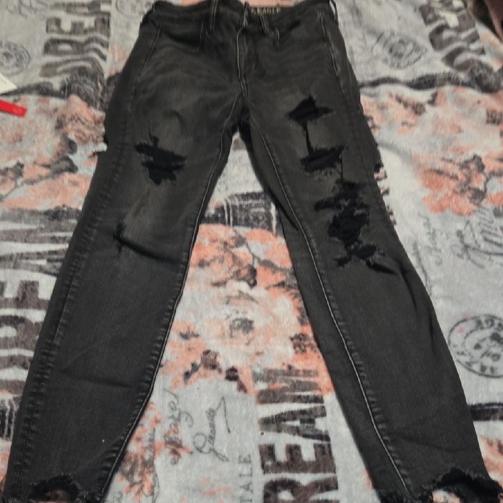 American Eagle Outfitters Women’s Black Distressed Skinny Jeans